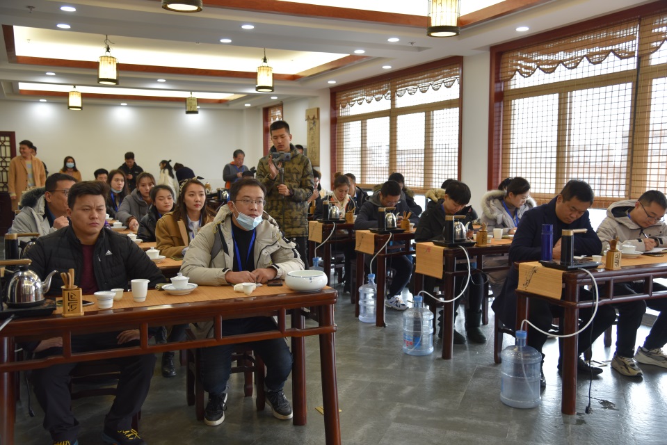 全国重点新闻网站、知名商业网站媒体记者走进明德学院