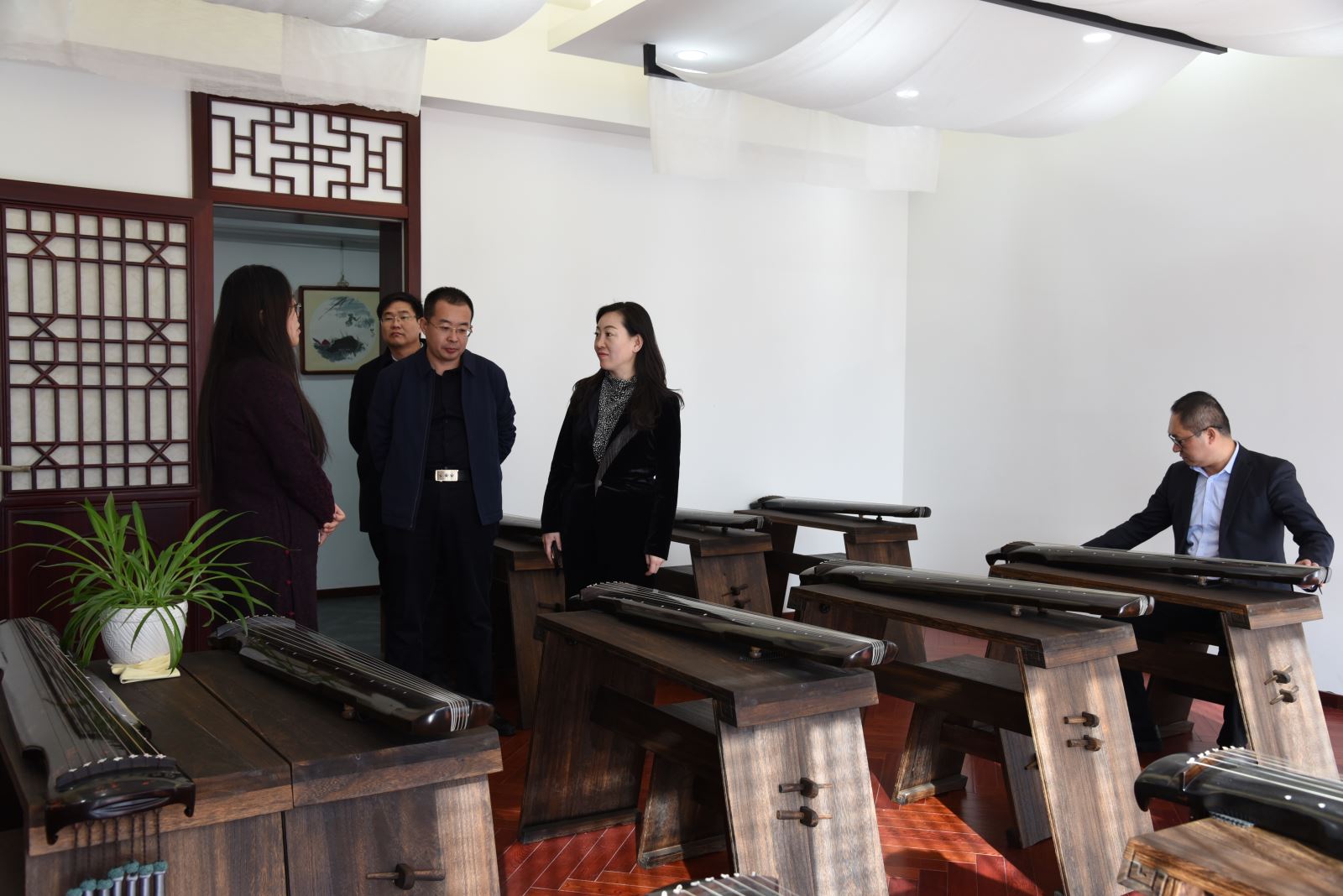 新迈尔（北京）科技有限公司副总裁李海东一行到明德学院参观交流
