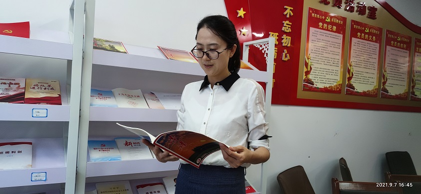 孙婷婷.jpg 孙婷婷.jpg