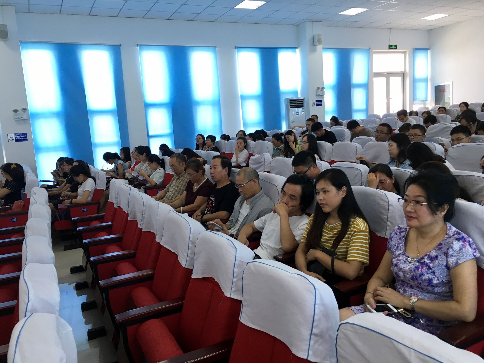 明德学院外聘教师积极参与学院培训