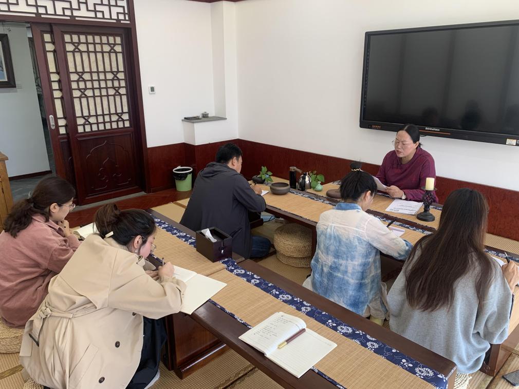 明德学院召开学习黄大年精神专题会议