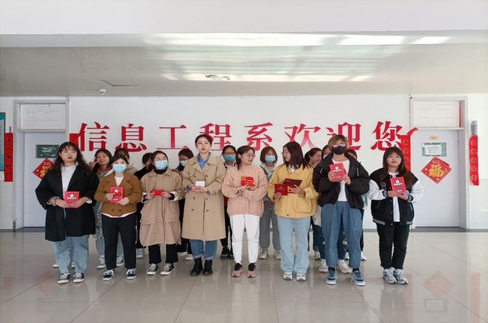 布艺社团开展党史学习教育
