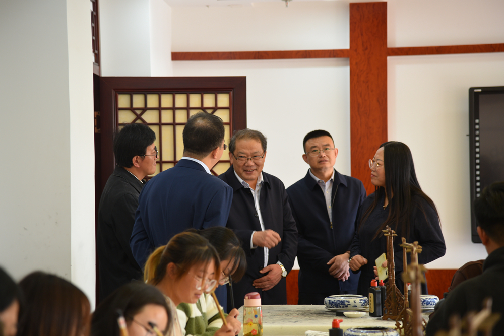 山东省教育厅总督学刘欣堂一行到访明德学院