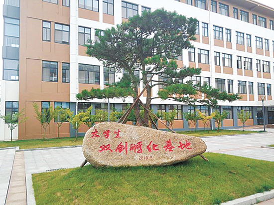 中青1.jpg