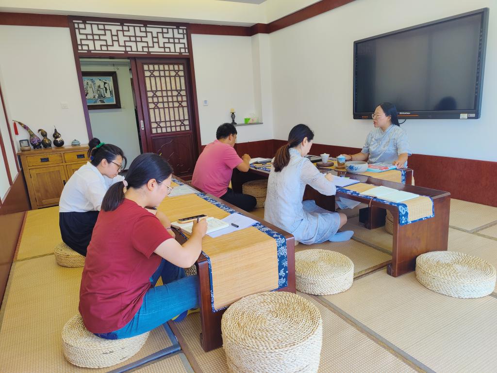 明德学院召开2023—2024学年秋季学期部门会议
