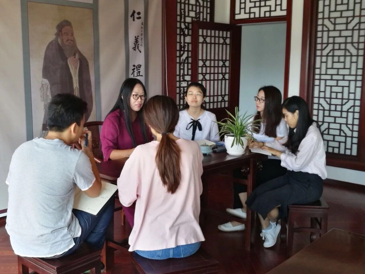 明德学院组织召开制度化管理工作会议