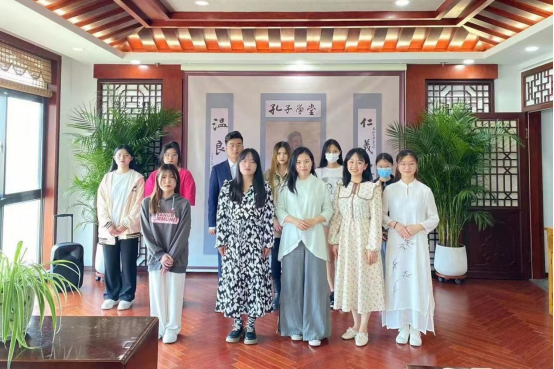 明德学院雅悦吟诵社举办“青春自有诗意”主题吟诵比赛活动