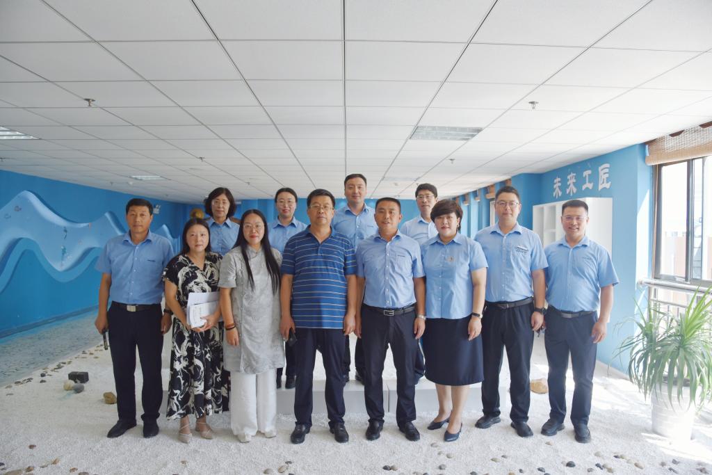 明德动态|威高七福健康科技产业集团总经理于虎振一行到明德学院参观调研